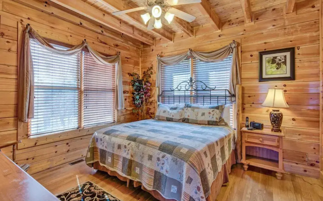 Bella Yani - Three Bedroom Cabin