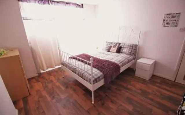 4A Fordham Guest Apartment