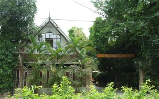 Отель Aquarius Inn Inle Lake Мьянма, Хехо - отзывы, цены и фото номеров - забронировать отель Aquarius Inn Inle Lake онлайн вид на фасад