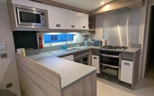 Lighthouse Lodge - Dog Friendly Nr Sutton on Sea