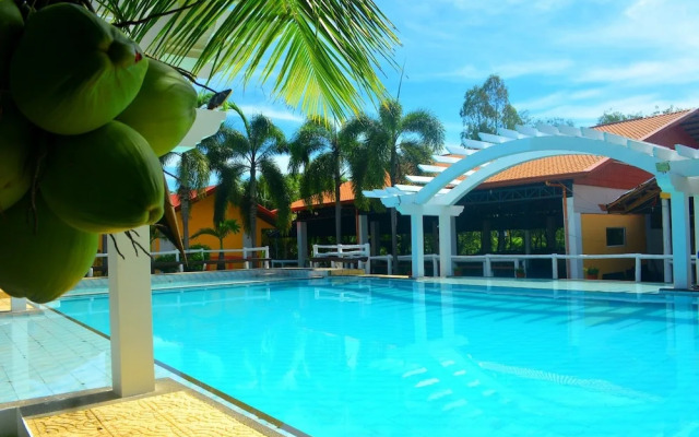Phi-Phi Beach Resorts And Hotel