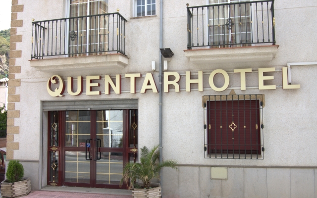 Hotel Quentar вид на фасад