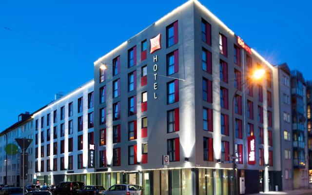 Отель Ibis Muenchen City Sued Мюнхен вид на фасад