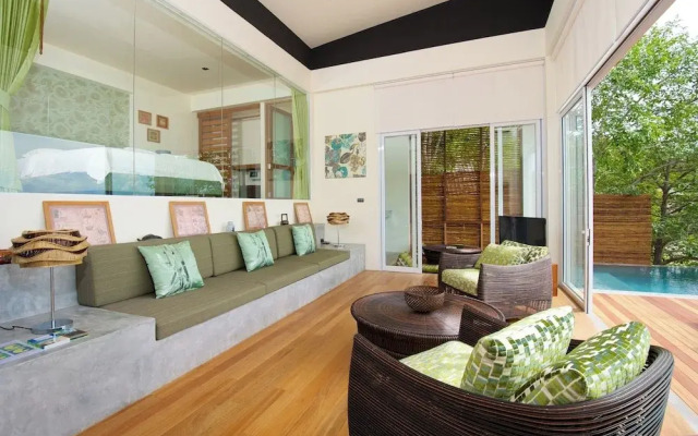 Overthemoon Luxury Pool Villas