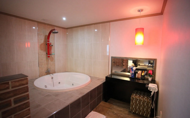 Chuncheon Myeongdong Hotel
