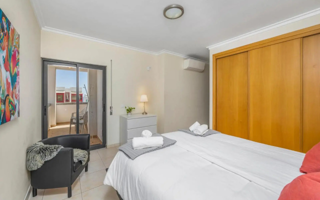 Central Penthouse Apartment w Seaview
