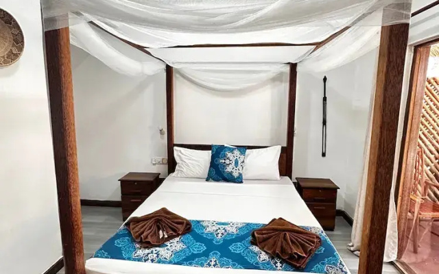 Moayana Liora Zanzibar
