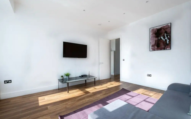 Stunning London Home - Newly Furnished Mhb352