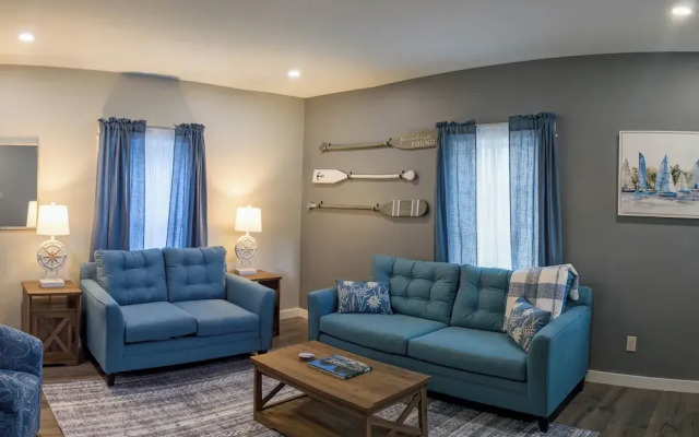 Newly Renovated Acadia Apartment Maple Street
