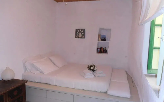 Hidesign Athens Traditional Stone house in Kea