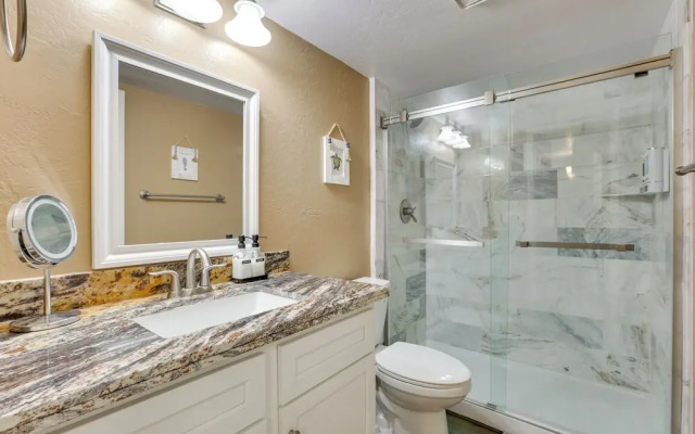 Golf, Swim, Soak! Family-friendly Scottsdale Home