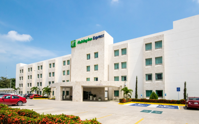 Holiday Inn Express Paraiso Dos Bocas by IHG