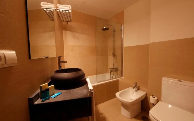 Hotel YIT El Postigo