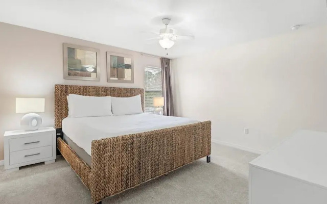 Spacious 4BR Family Townhouseprivate Pool & BBQ