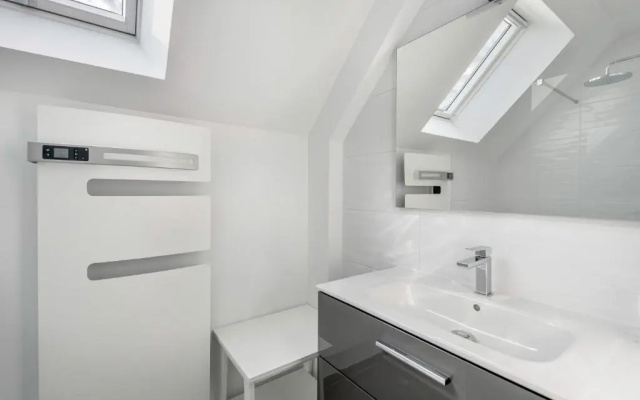 Maison moderne avec piscine et jacuzzi pour 15 personnes !