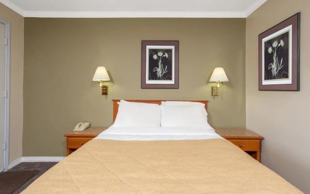 Grand Forks Inn