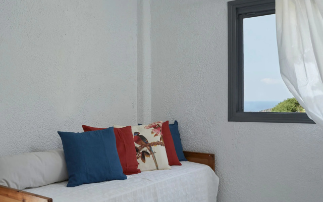 Agnanti Andros Apartments