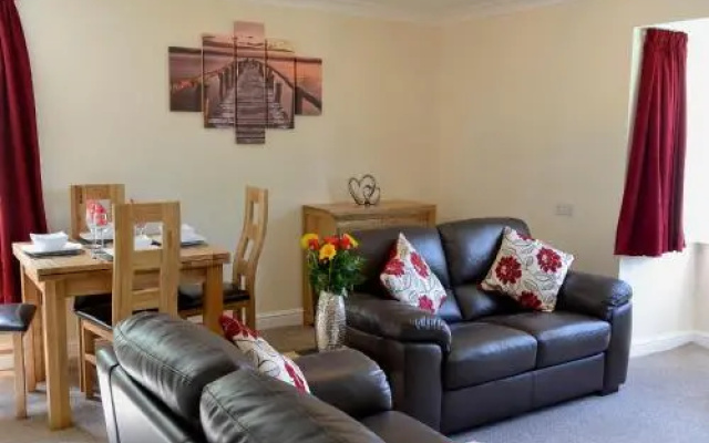 Flat 2 Lonsdale House