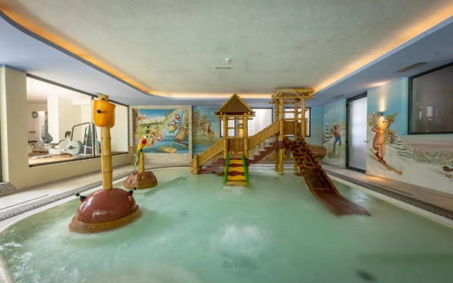 AlpHoliday Dolomiti Wellness