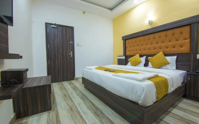 Hotel Kochi Crown