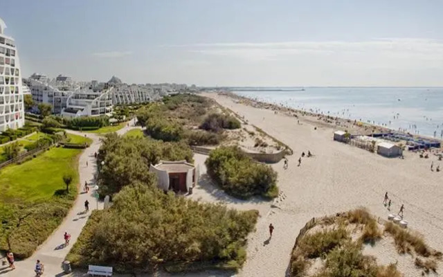 Studio avec piscine à 2 pas de la plage