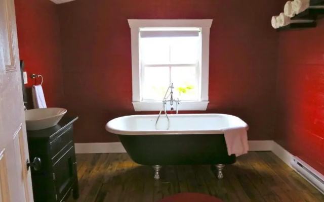 The Old Salt Box Co. - Mary's Place
