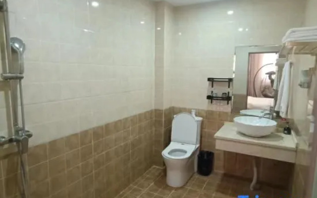 Yue Hotel (Lu Liang Tongle Plaza)