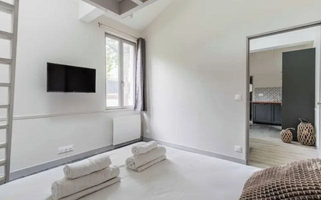 Townhouse With Garden 100m From Place Morny
