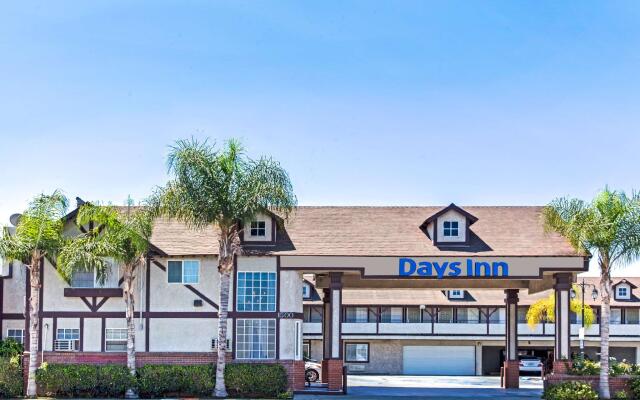 Отель Days Inn by Wyndham Long Beach City Center вид на фасад