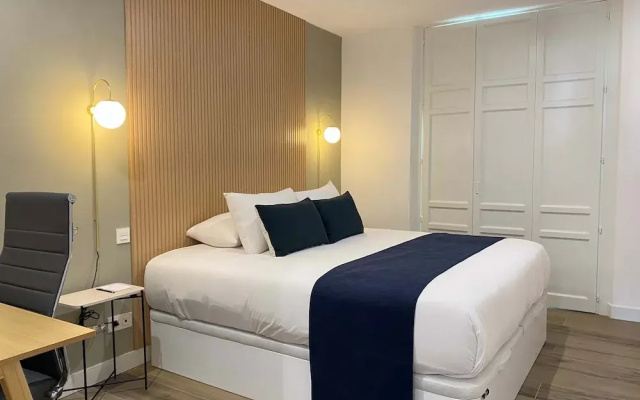 w Stylish 2BR w Sunny Terrace in Chueca