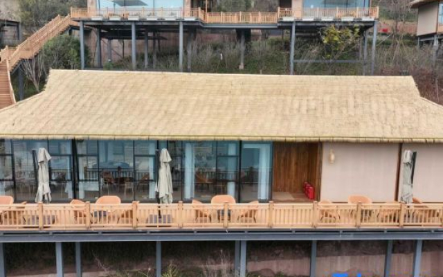 Middle Mountain Hotel