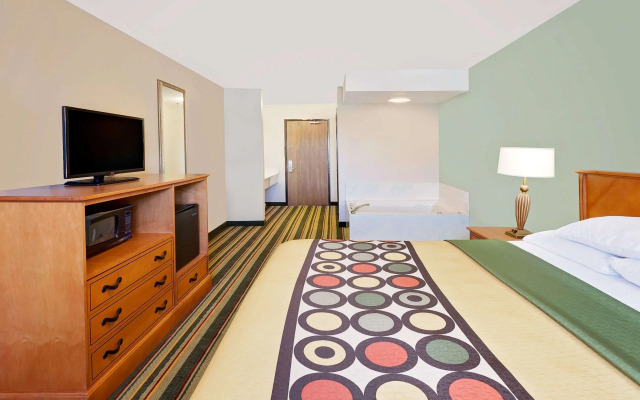 Super 8 by Wyndham Mt. Pleasant