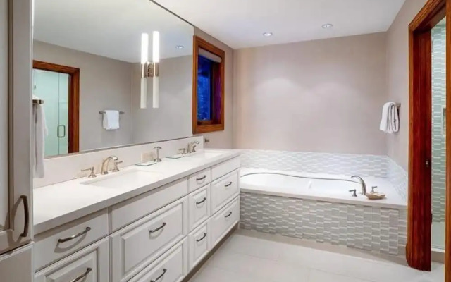 Beaver Creek Village Ski In, Ski Out 3 Bedroom