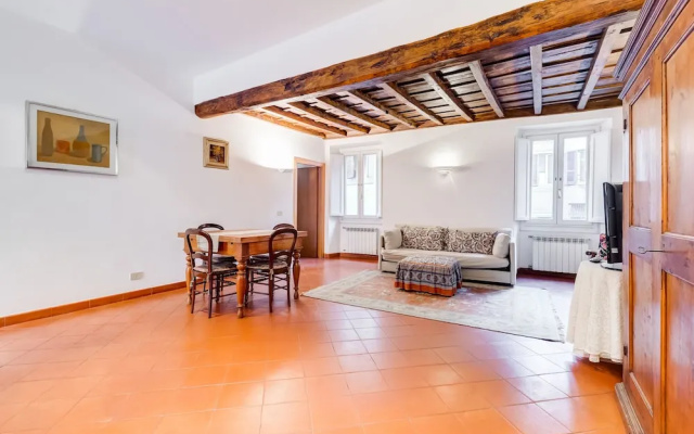 Wonderful Apartment near Trevi Fountain
