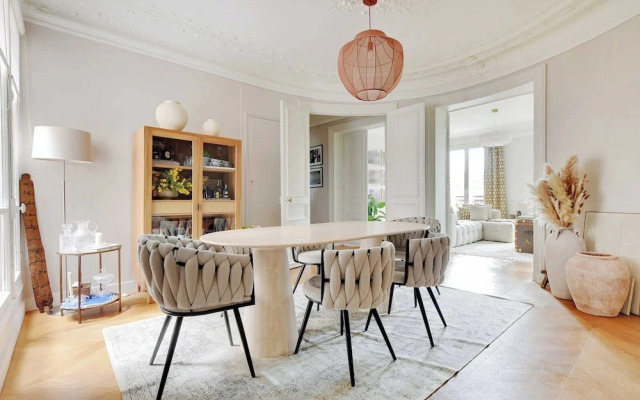 Elegant Apt 2bdr- Arc de Triomphe / Champs-elysees