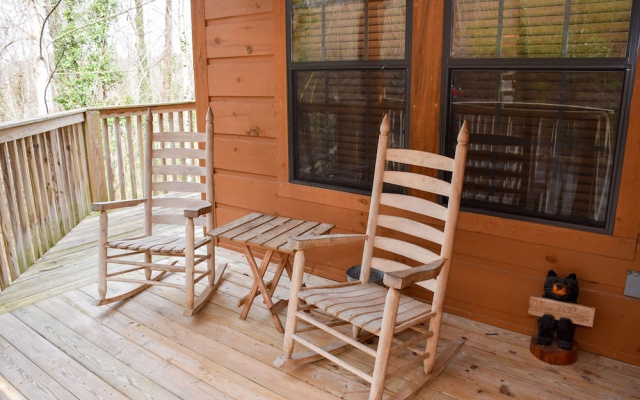 WEEKS WORTH - 3 Br Cabin