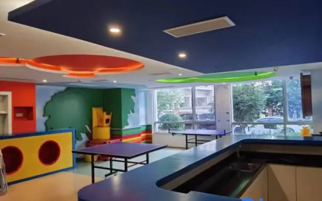 Yuexian Boutique Apartment (Shanghai Nanjing East Road)