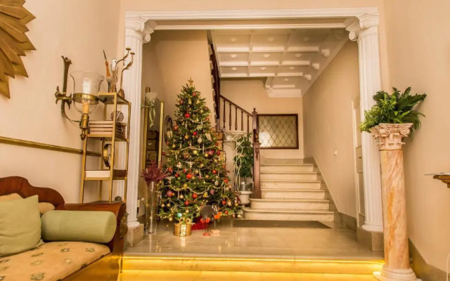 Rosalias-S House