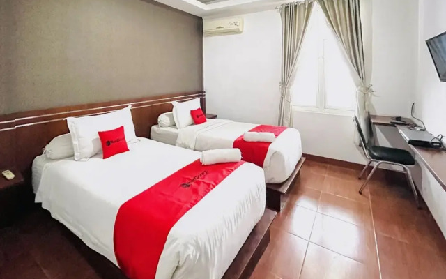 RedDoorz @ Best Hotel Jalan Dr. Sutomo Siantar