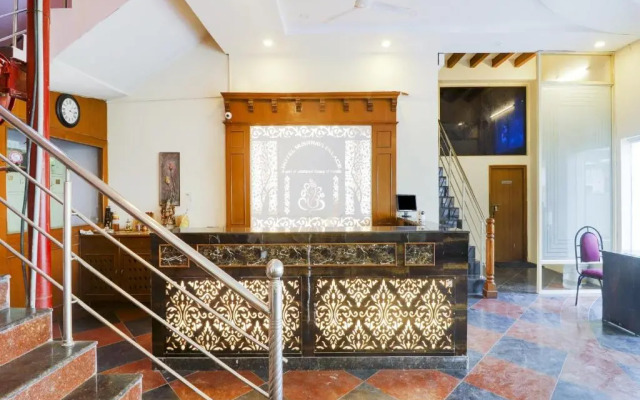 OYO Flagship 77115 Hotel Vaishnavi Palace