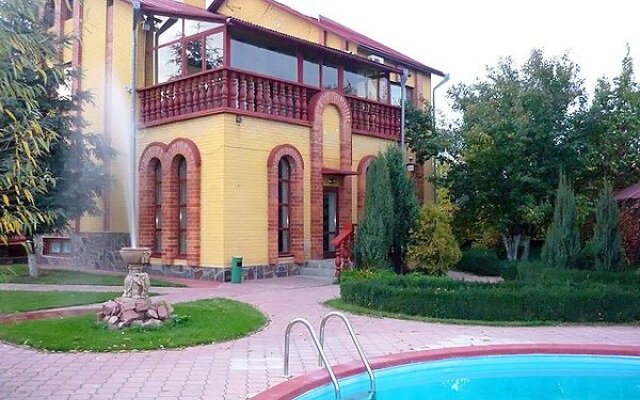 Гостиница Anglia Villa вид на фасад