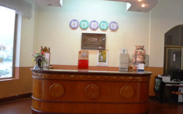 Cat Ba Plaza Hotel