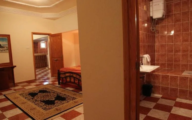Hotel Emira