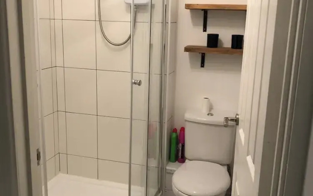 Captivating 1-bed Apartment in Hednesford