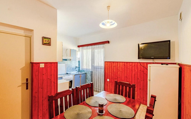 Nice Apartment in Prigradica With 3 Bedrooms and Wifi
