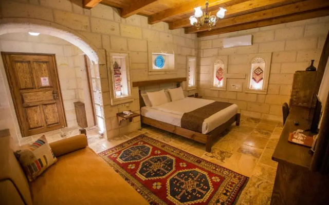 Zara Cave Hotel +10
