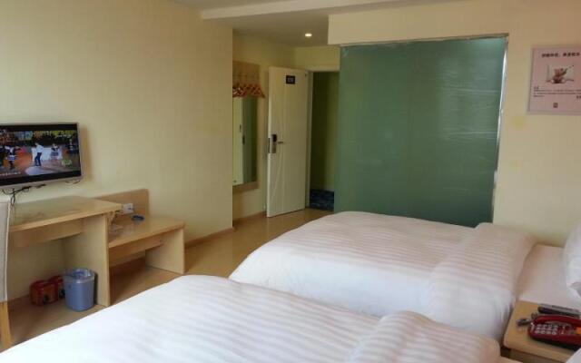 Отель 7 Days Inn Jingdezhen Guyao Folksway Distrct Branch комната для гостей