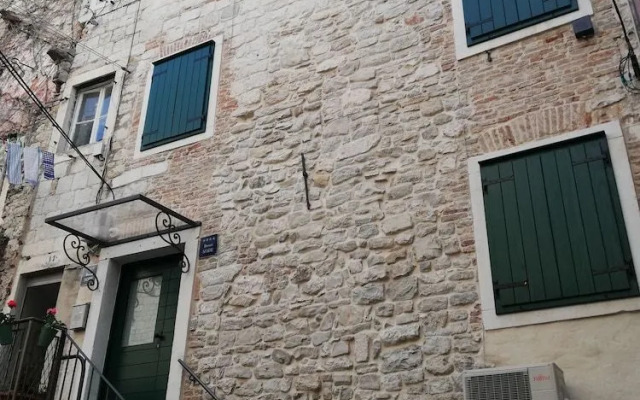 JR Luxury Guesthouse 2