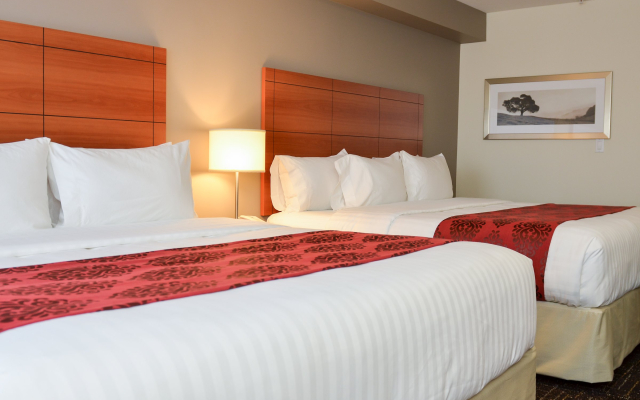 Best Western Thompson Hotel & Suites