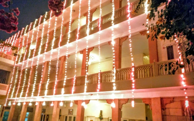 Suryaa Villa - A City Centre Hotel
